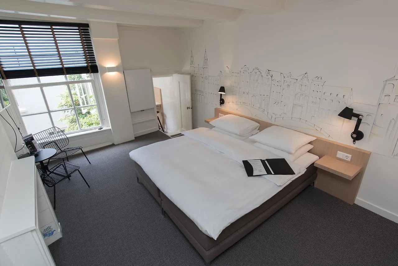 Bed And Breakfast アムステルダム ベッド・アンド・ブレックファスト